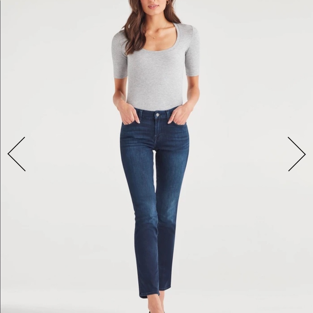 7 For All Mankind medium wash Kimmie straight leg jean